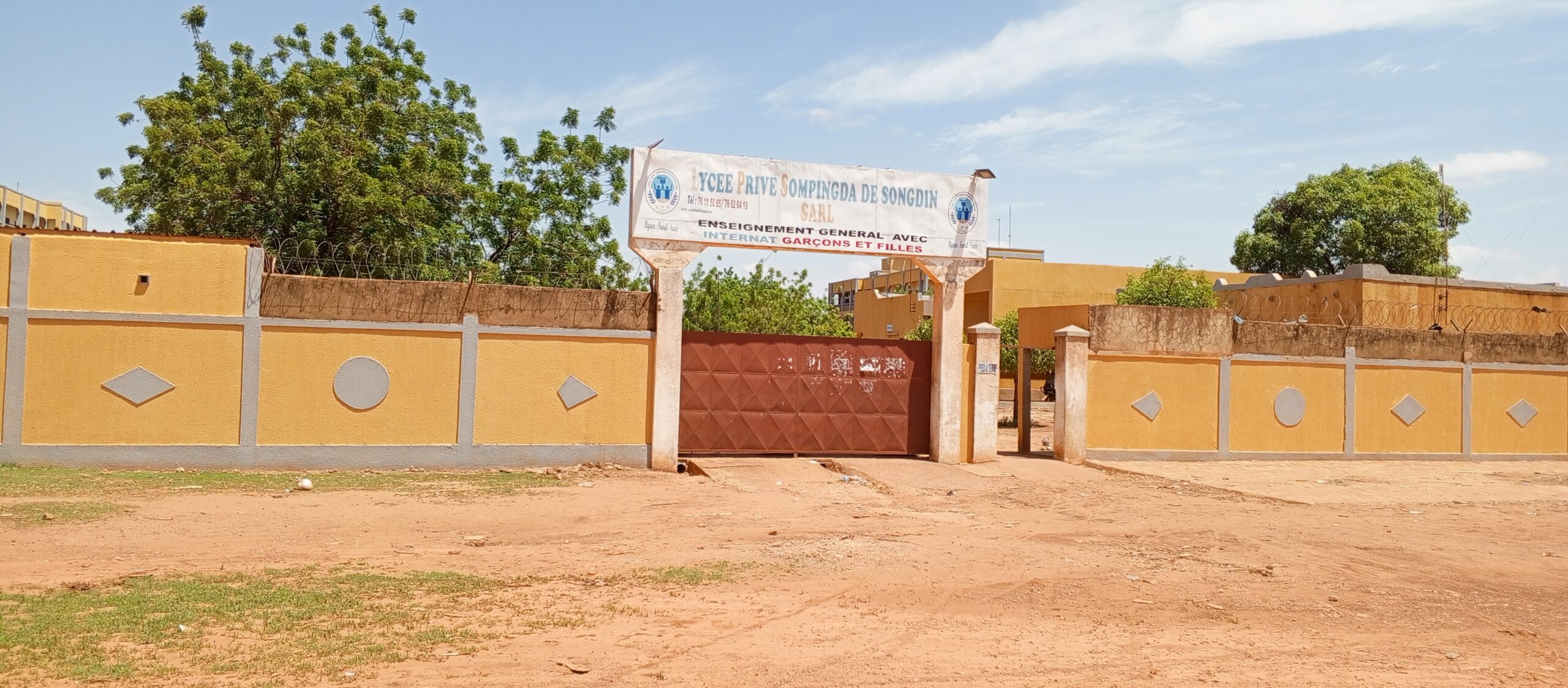 Entrée du Lycée Privé Sompingda de Songdin